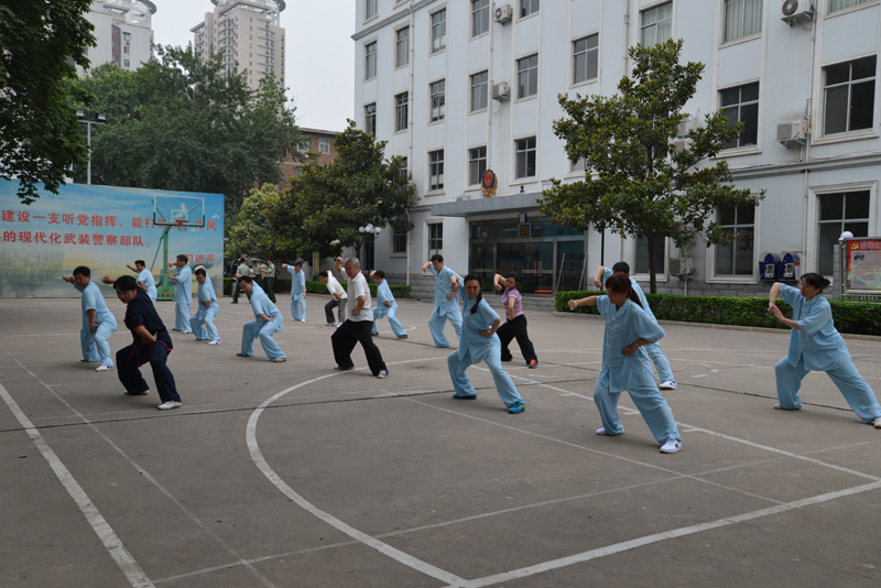 聘請陳式太極拳知名教練教學，開展太極拳興趣小組活動。