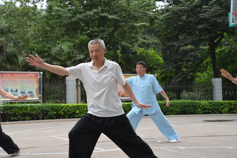 聘請陳式太極拳知名教練教學，開展太極拳興趣小組活動。
